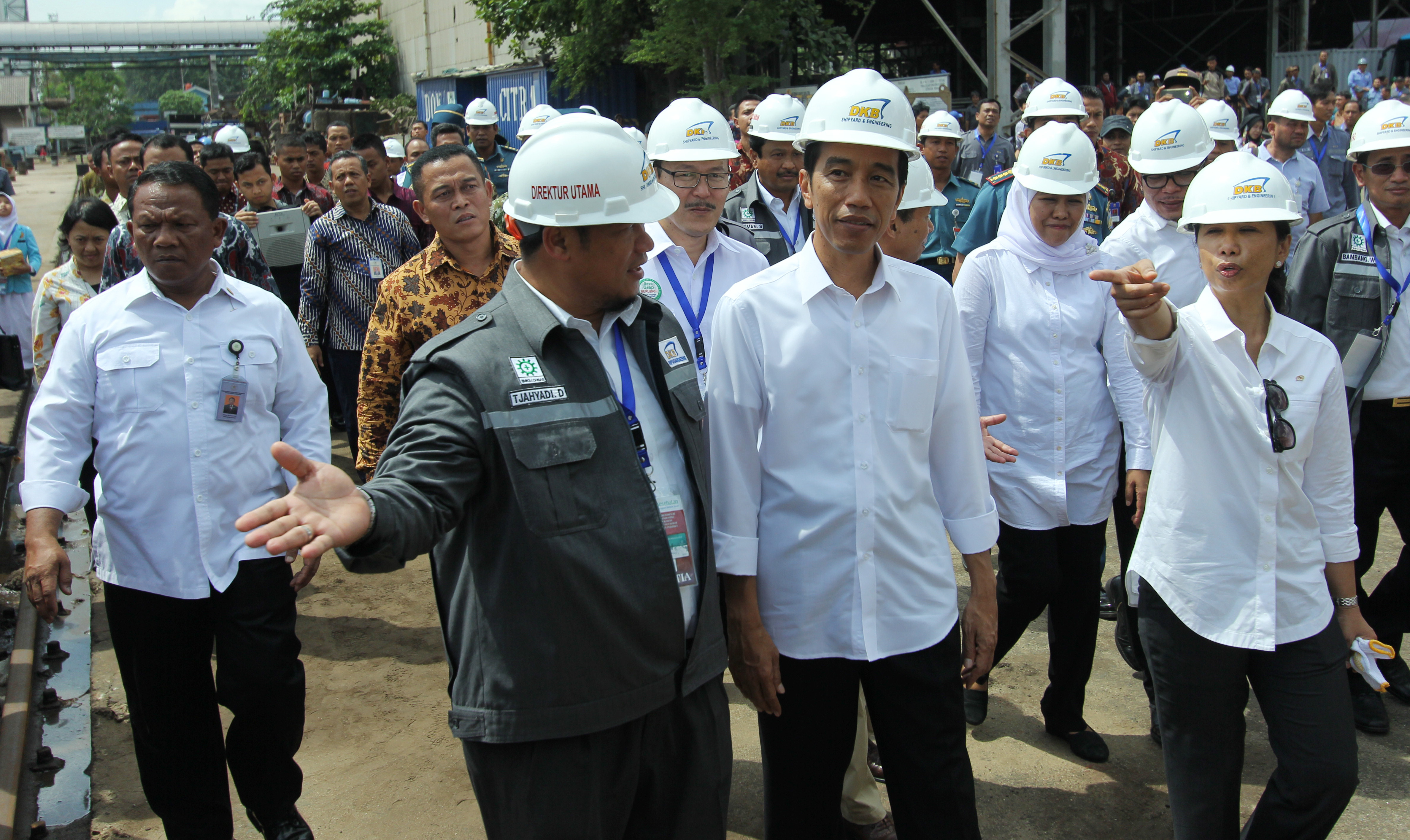 Presiden Bersama Menteri BUMN di dampingi Dirut PT, presiden sampaikan sudah saatnya Indonesia bisa membuat Kapal Selam Sendiri