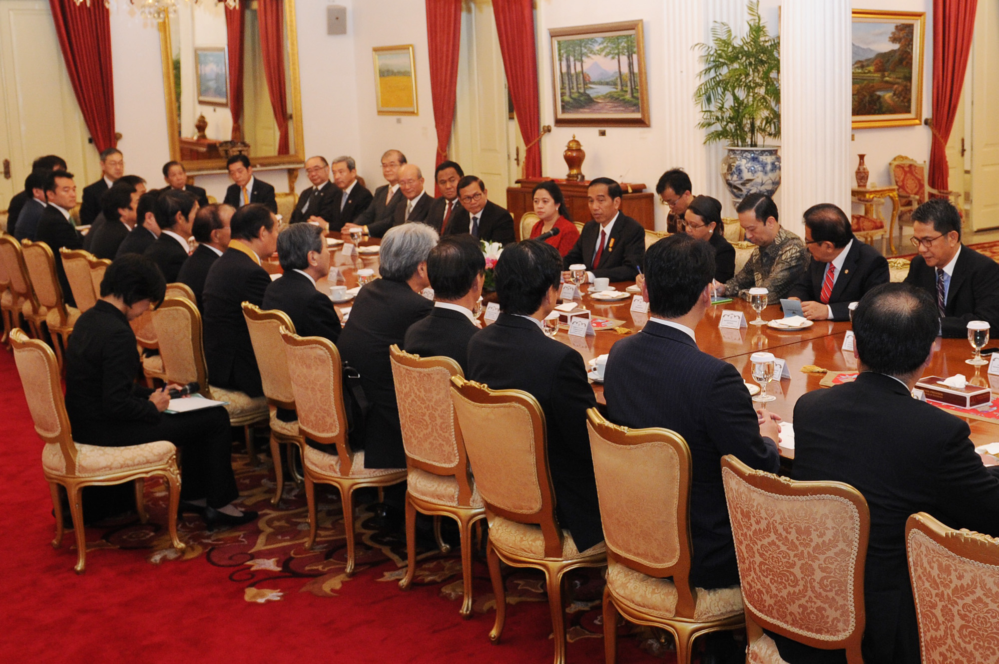 Presiden Joko Widodo Menerima Ketua dan Delegasi Liga Parlemen Jepang - Indonesia di Istana Negara. FOTO : SETPRES/RUSMAN 