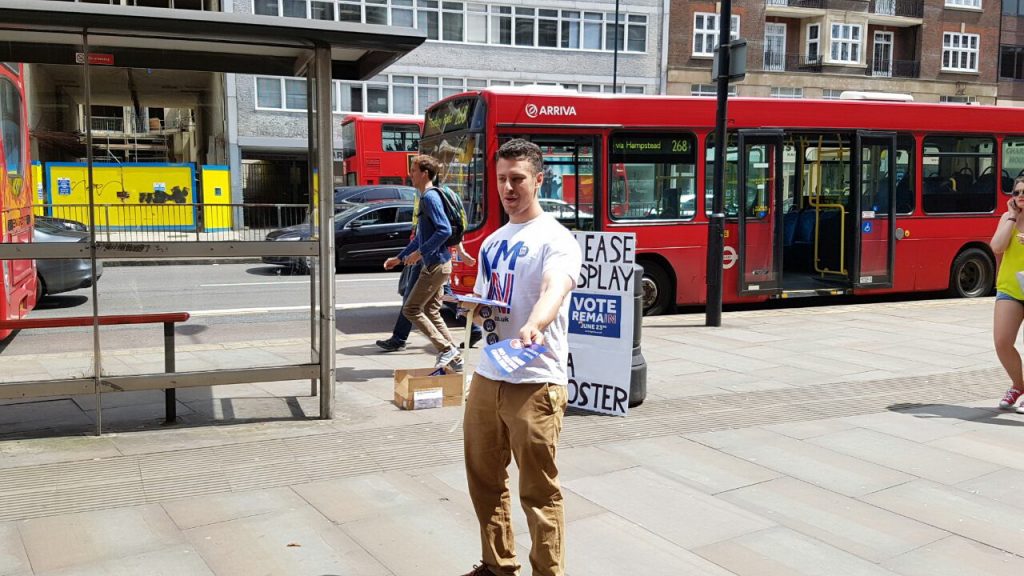 Kampanye kelompok Remain di London. FOTO : VIBIZMEDIA.COM/RULLY