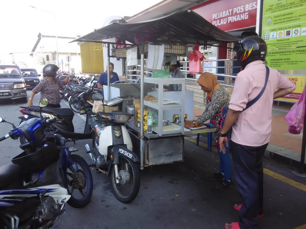 Penjual Martabak di Street Food, Penang Malaysia. FOTO : VIBIZMEDIA.COM/FU HANDI