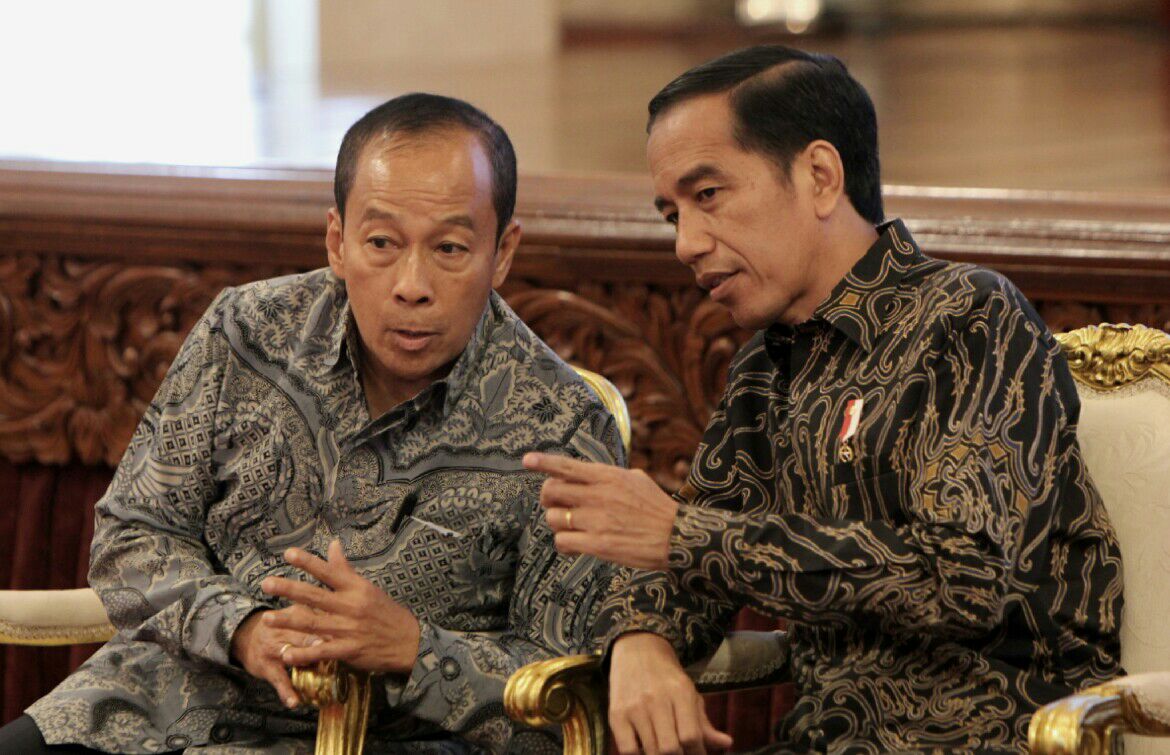 Presiden bersama Gubernur Lembaga Ketahanan Nasional (Lemhanas) Letjen TNI (Purn) Agus Widjojo (Photo: Mark Sinambela/ Vibizmedia.com)