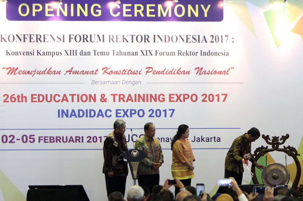 Peresmian Konferensi Forum Rektor Indonesia Tahun 2017 di Jakarta Convention Center. Presiden menekankan agar konsep pendidikan Indonesia lebih kompetitif dan inovatif. FOTO : VIBIZMEDIA.COM/RULLY