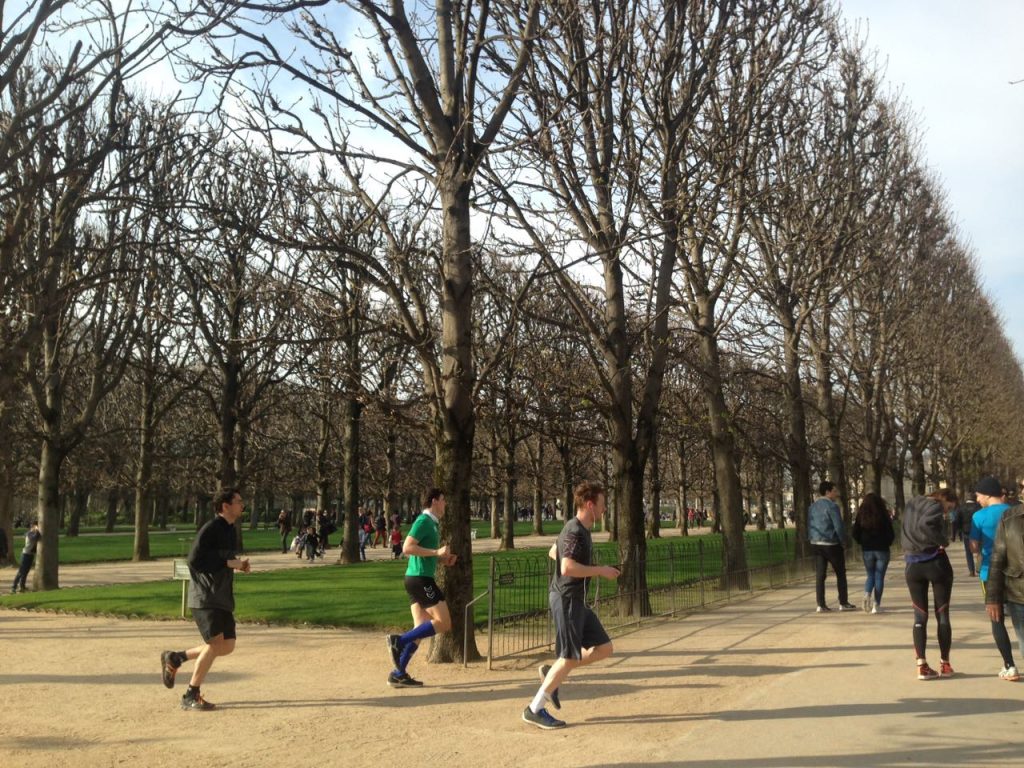 Berolah raga lari pagi di taman Jardin du Luxembourg-Paris (Photo: Fanny Sue/ Vibizmedia.com)
