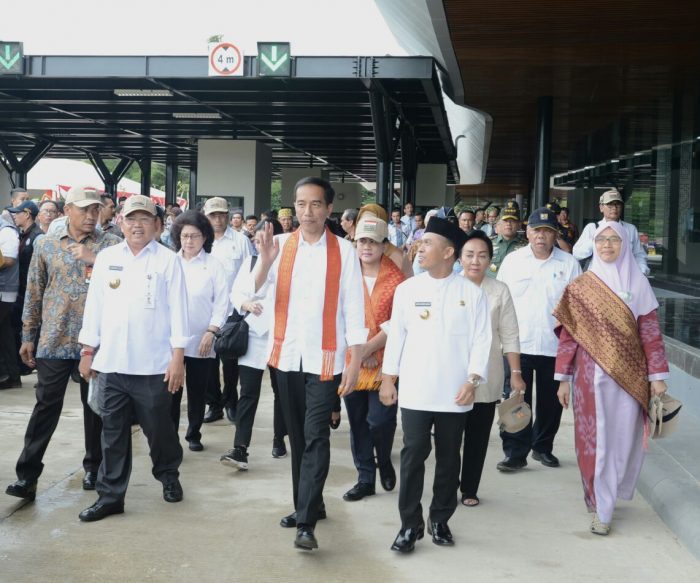 Presiden Joko Widodo meresmikan PLBN Aruk di Kabupaten Sambas, Kalimantan Barat
