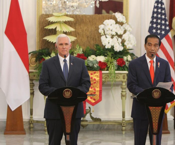 Kunjungan kenegaraan Wakil Presiden Amerika Serikat Michael Richard Pence bertemu Presiden Joko Widodo di Istana Merdeka