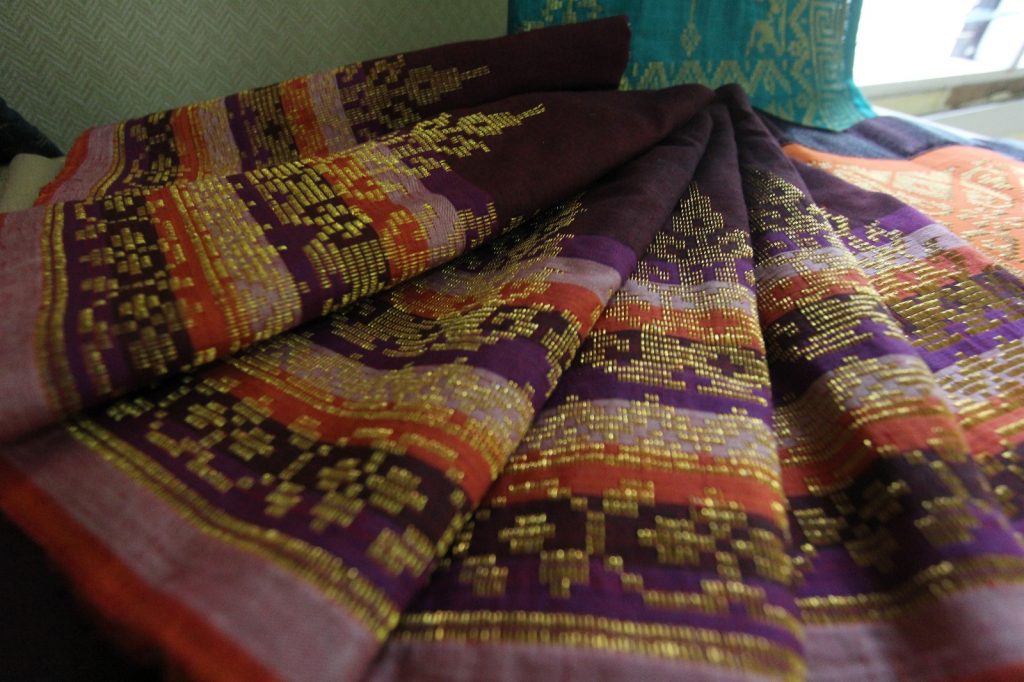 Cantiknya tenun ikat songket Siak - Riau (Photo: Mark Sinambela/ Vibizmedia)