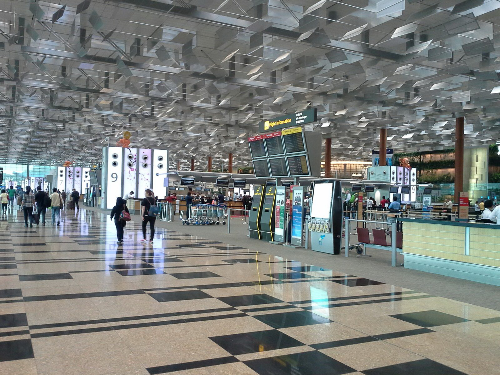 Hasil gambar untuk bandara terbesar di asia tenggara"