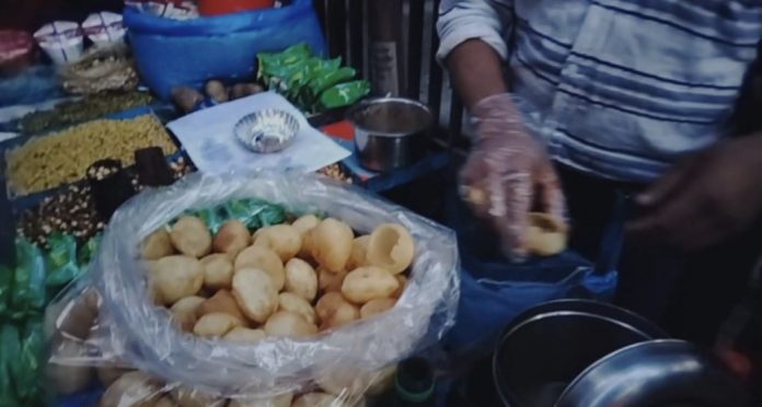 Ayo Menikmati Jajanan Kaki Lima Pani Puri