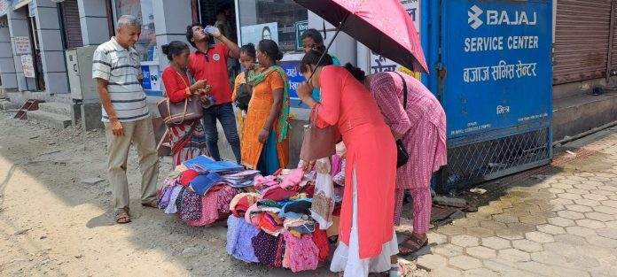 Hal Menarik Belanja Seru di Chitwan Nepal