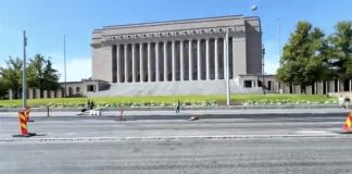 Eduskuntatalo Gedung Parlemen di Finlandia