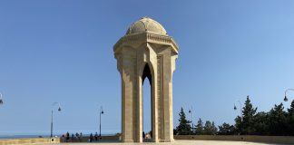 Monumen Api Abadi Jalur Martir Azerbaijan