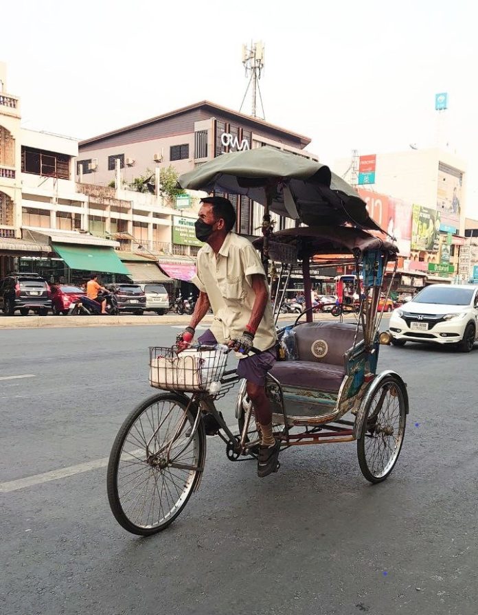 Tuk Tuk Alat Transportasi Khas di Thailand