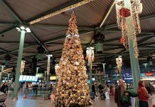 Suasana Natal di Bandara Schipol Belanda