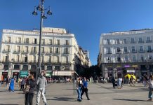 Puerta del Sol Gerbang Matahari di Madrid Spanyol