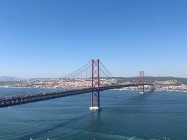 Keindahan Jembatan 25 April di Lisbon Portugal